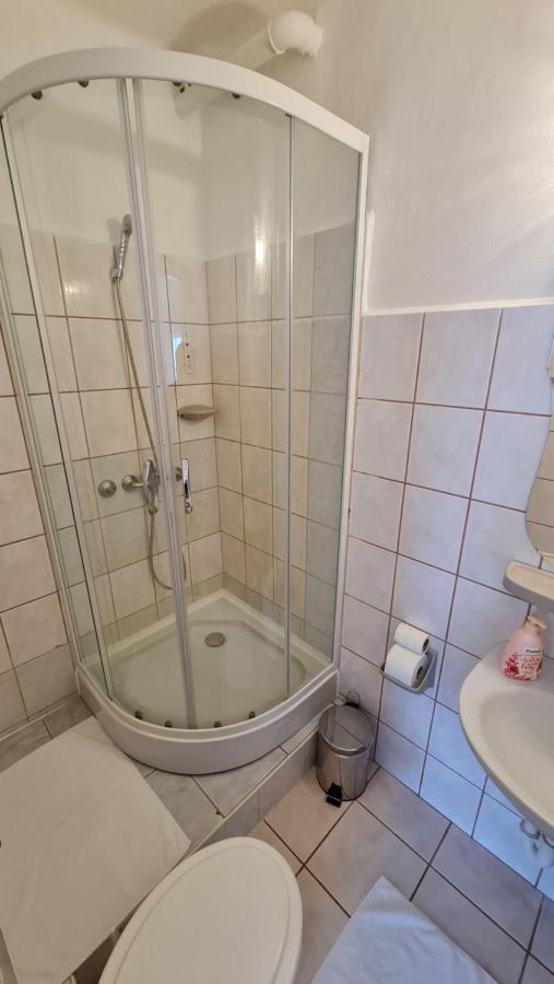 Hotel Oazis Panzio Kiskunfélegyháza Zewnętrze zdjęcie